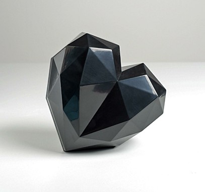 Подарочная коробка «Черное сердце», 18 × 18 × 12.5 см